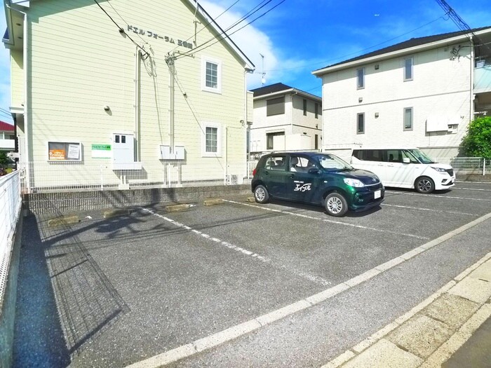 物件外観写真3　(駐車場)