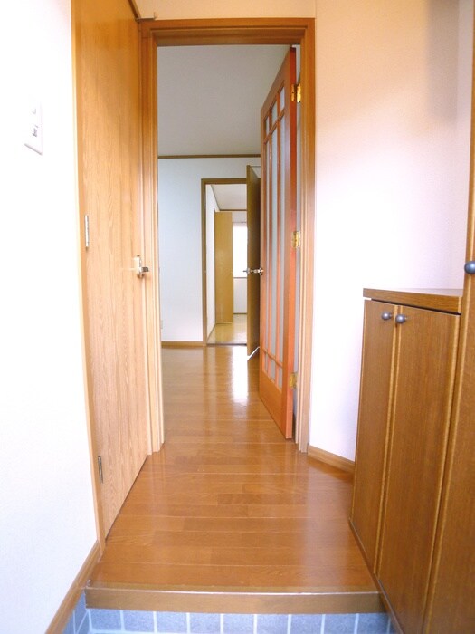物件内観写真10　(廊下)