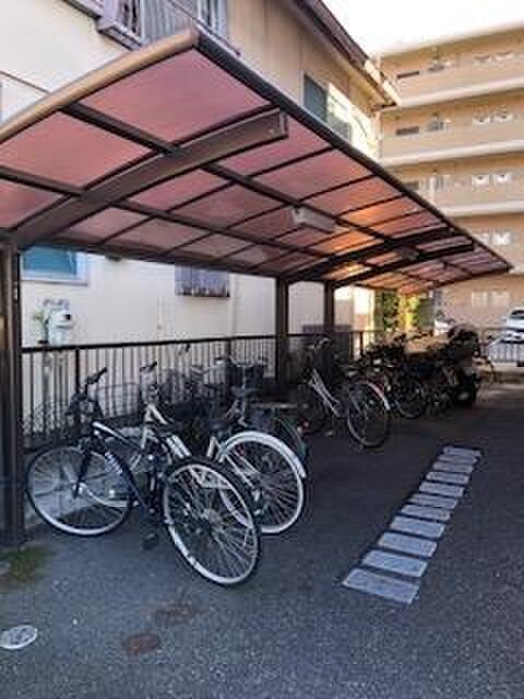 物件外観写真3　(駐輪場)