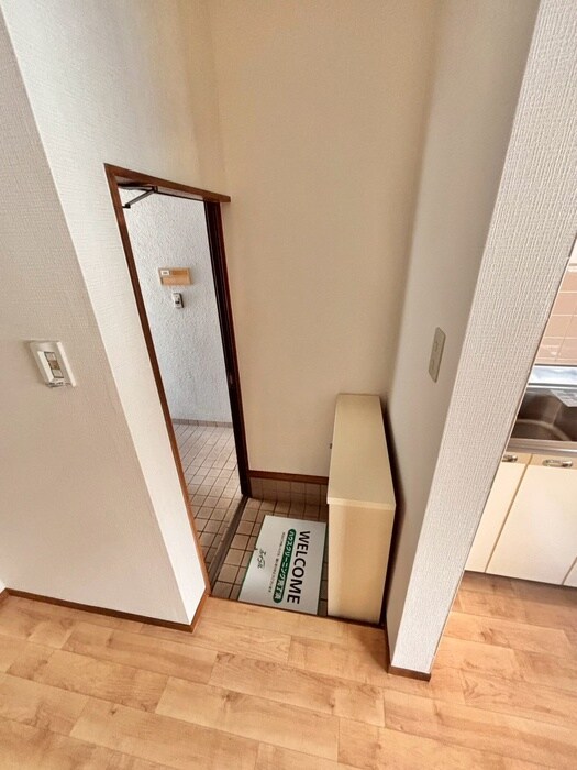 物件内観写真16　(玄関)