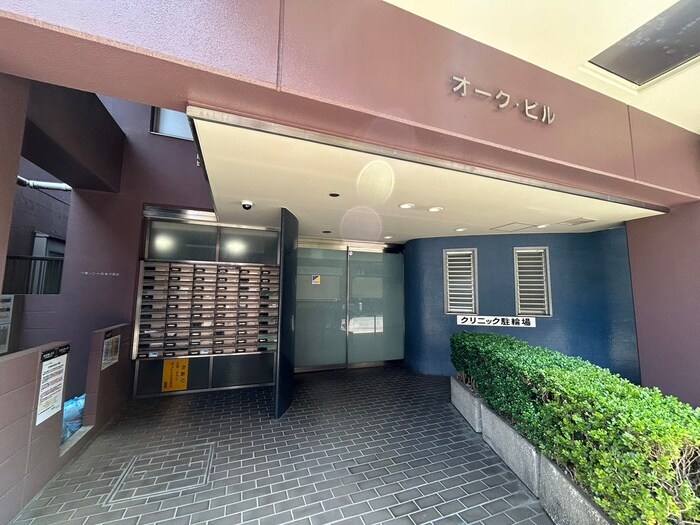 物件外観写真3　(エントランス部分)