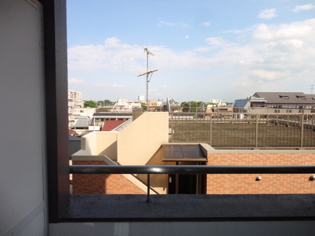 物件内観写真16　(室内からの展望)