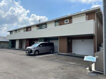 シャルールHの外観写真