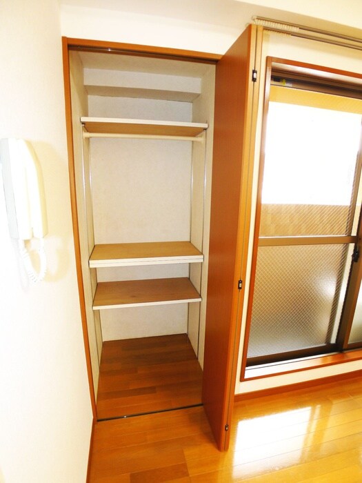 物件内観写真10　(収納)