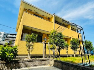 オーブ・ティザーヌ１号棟外観写真