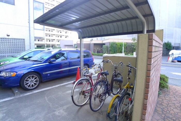 物件外観写真4　(駐車場)