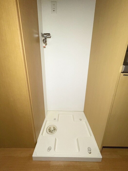 物件内観写真14　(洗濯機置場)