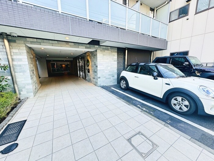 物件外観写真6　(エントランス部分)