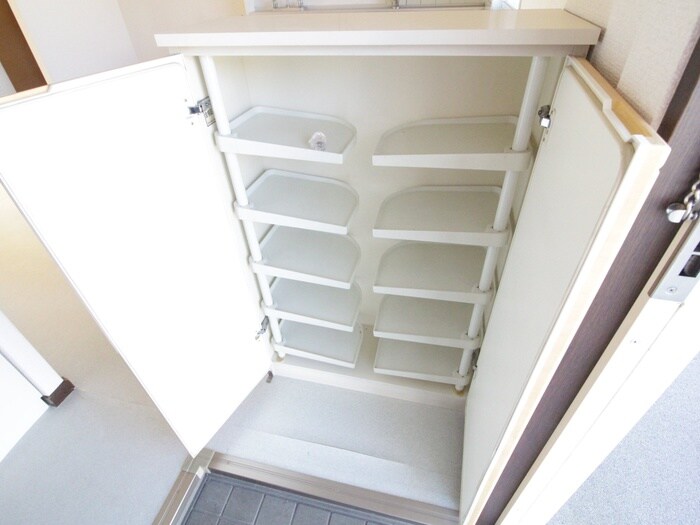 物件内観写真14　(靴箱)