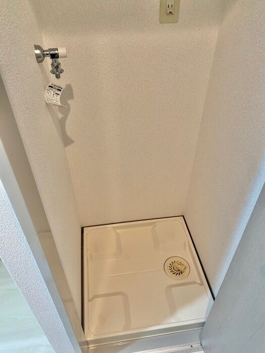 物件内観写真14　(洗濯機置場)