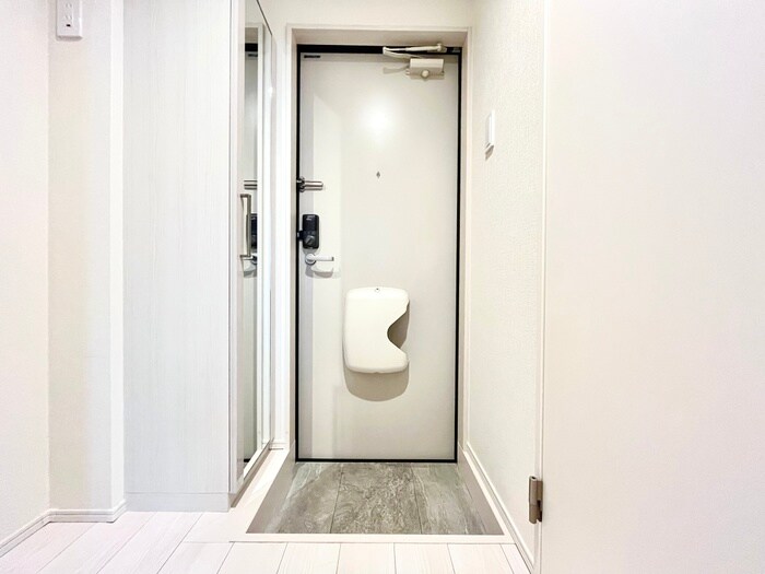 物件内観写真17　(玄関)