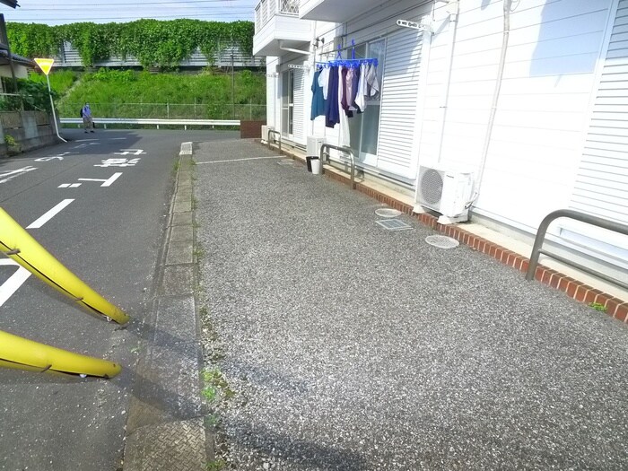 物件外観写真4　(駐車場)