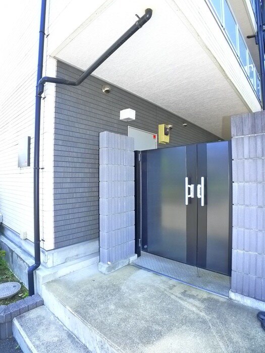 物件外観写真5　(エントランス部分)
