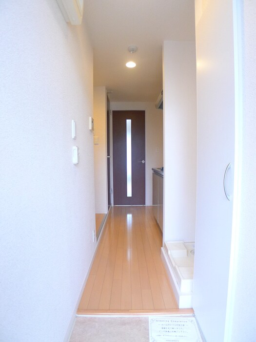 物件内観写真14　(廊下)