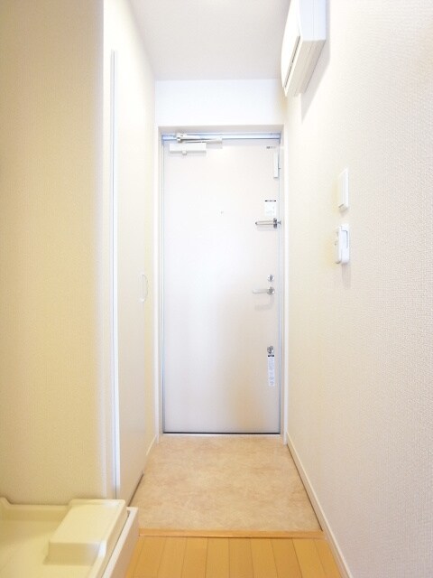 物件内観写真15　(玄関)