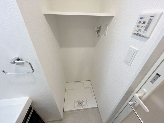 物件内観写真17　(洗濯機置場)