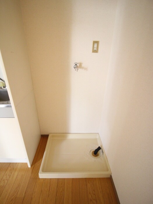 物件内観写真13　(洗濯機置場)