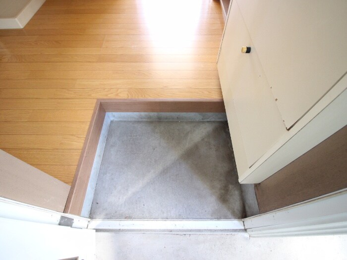 物件内観写真16　(玄関)