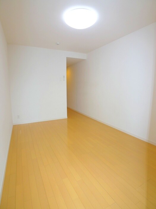 物件内観写真5　(室内からの展望)