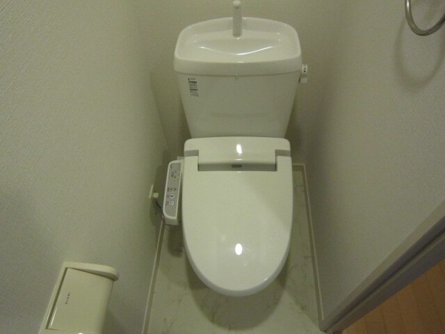 物件内観写真9　(トイレ)