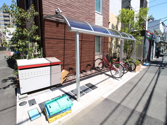 物件外観写真3　(駐輪場)