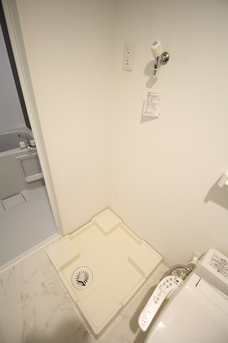 物件内観写真11　(洗濯機置場)