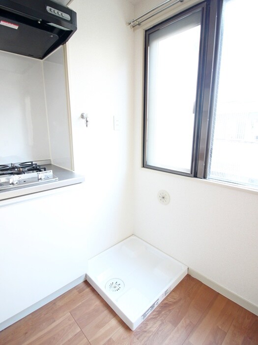 物件内観写真13　(洗濯機置場)