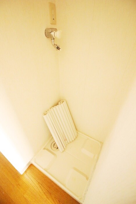 物件内観写真15　(洗濯機置場)