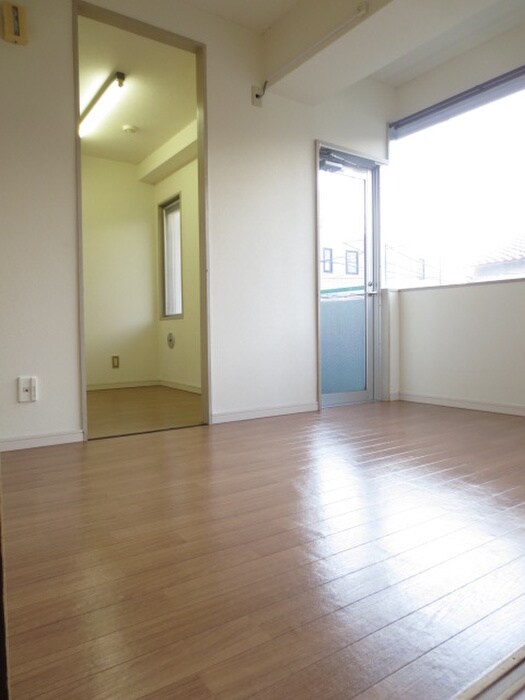 物件内観写真8　(居室)