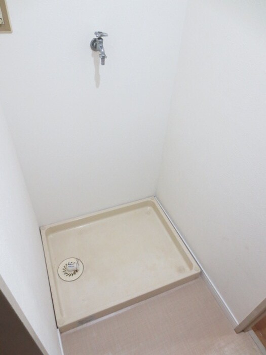 物件内観写真14　(洗濯機置場)