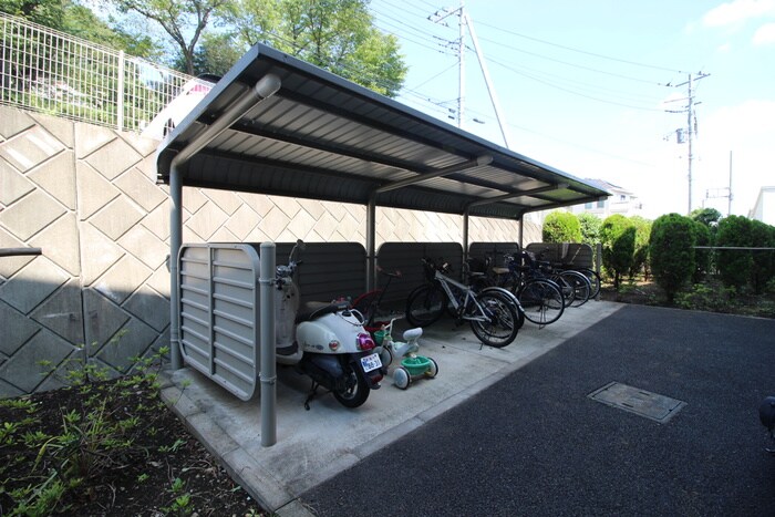 物件外観写真5　(駐輪場)