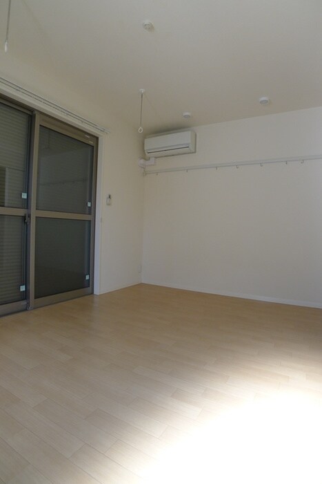 物件内観写真10　(室内からの展望)