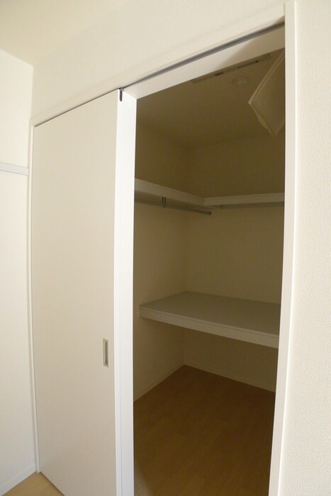 物件内観写真12　(収納)