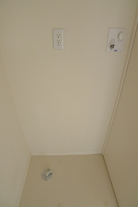 物件内観写真19　(洗濯機置場)