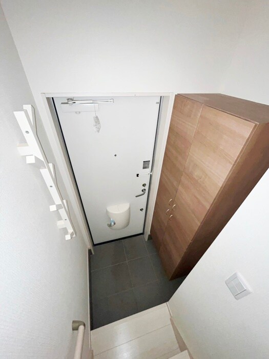 物件内観写真16　(玄関)