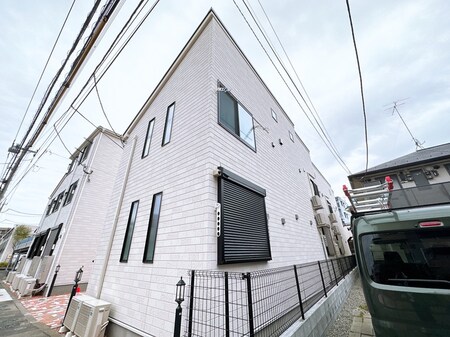 アザーレ・クオン中河原外観写真