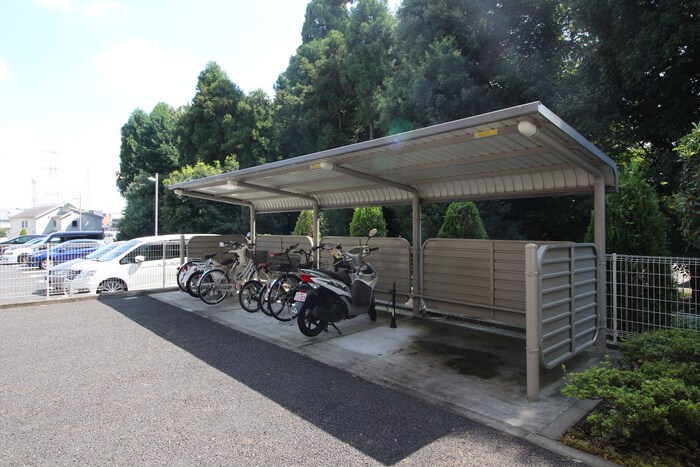 物件外観写真5　(駐輪場)