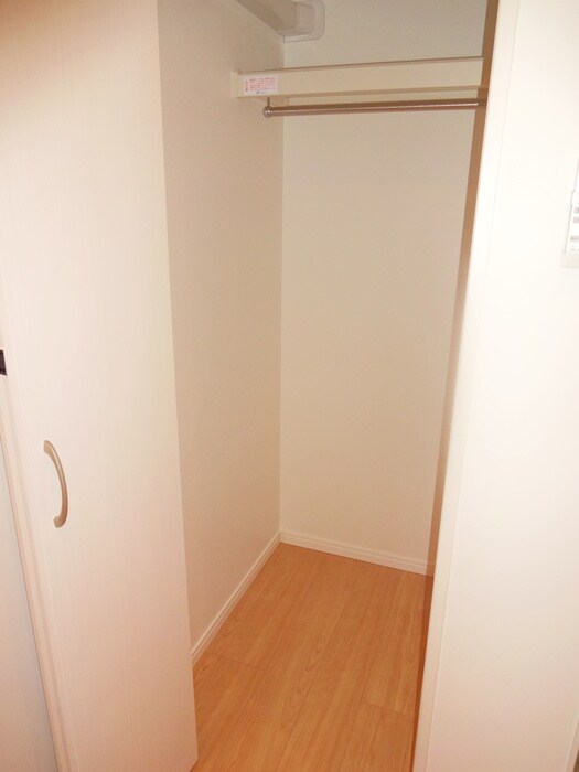 物件内観写真15　(収納)