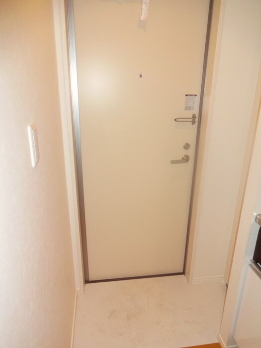物件内観写真16　(玄関)