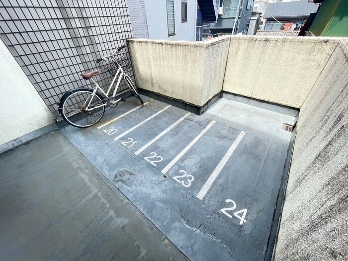 物件外観写真6　(駐輪場)