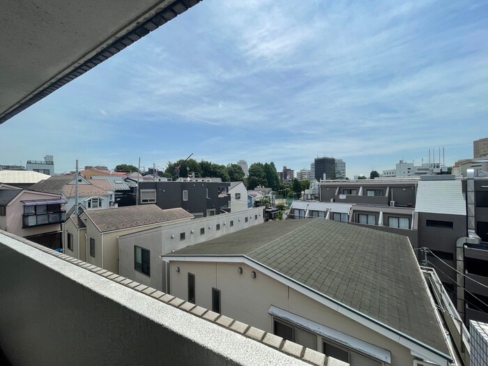 物件内観写真11　(室内からの展望)