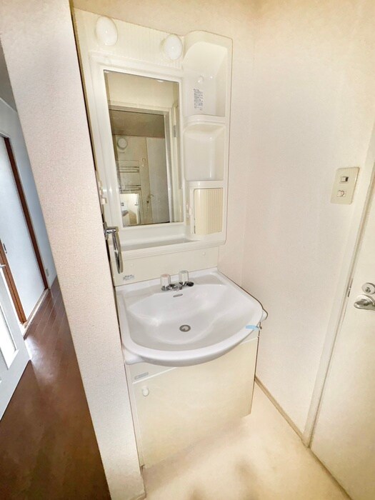 物件内観写真8　(洗面)