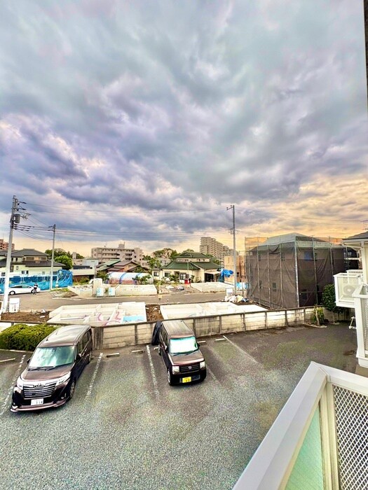 物件内観写真11　(室内からの展望)