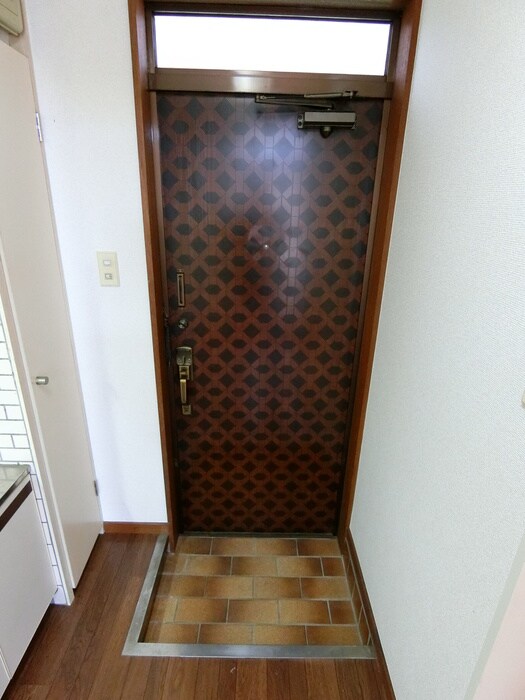 物件内観写真17　(玄関)