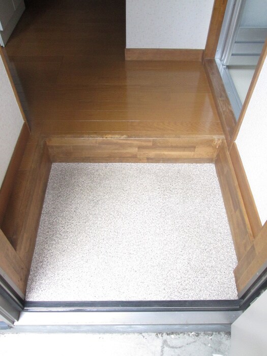 物件内観写真16　(玄関)