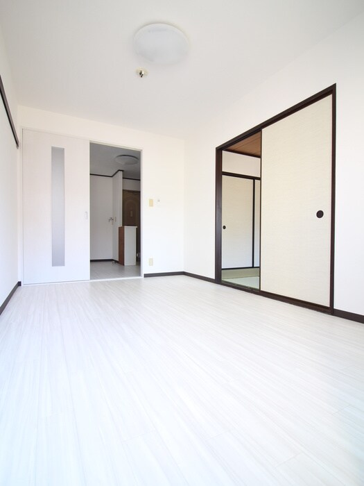 物件内観写真8　(居室)