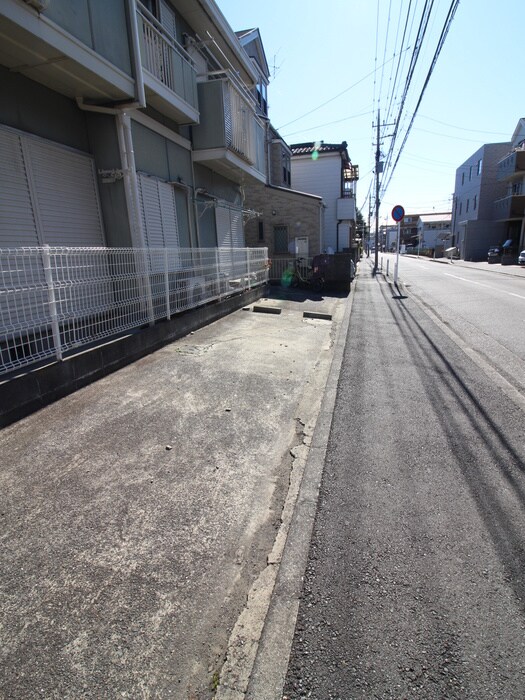 物件外観写真5　(駐車場)