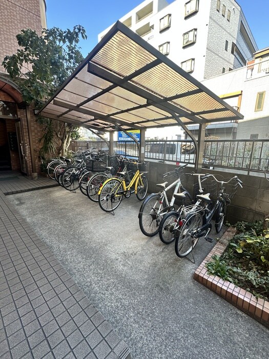 物件外観写真4　(駐輪場)