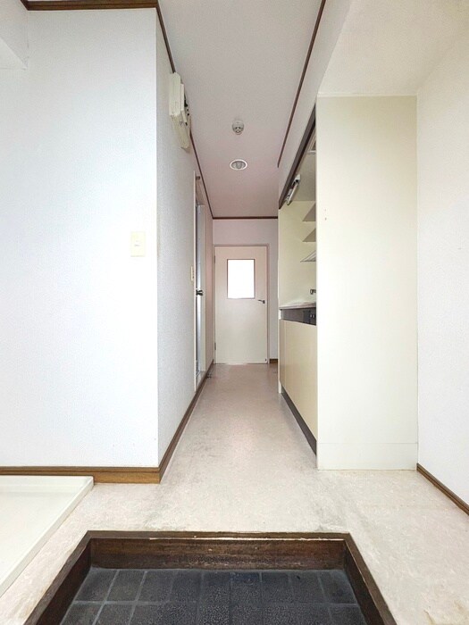 物件内観写真17　(玄関)