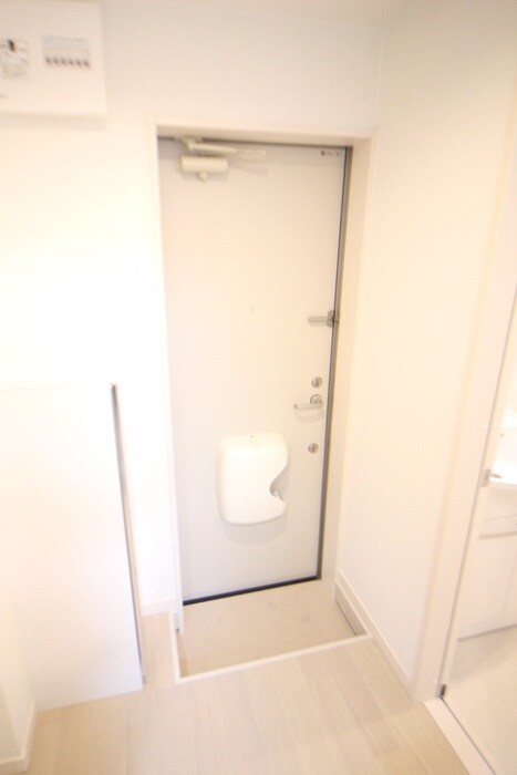 物件内観写真7　(玄関)